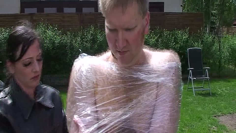 Deutscher Sexsklave liebt Kaviar und Pisse