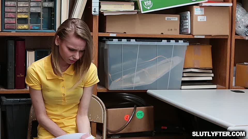 Russisches Mädchen erlebt beim schnellen Fick die heißesten Orgasmen