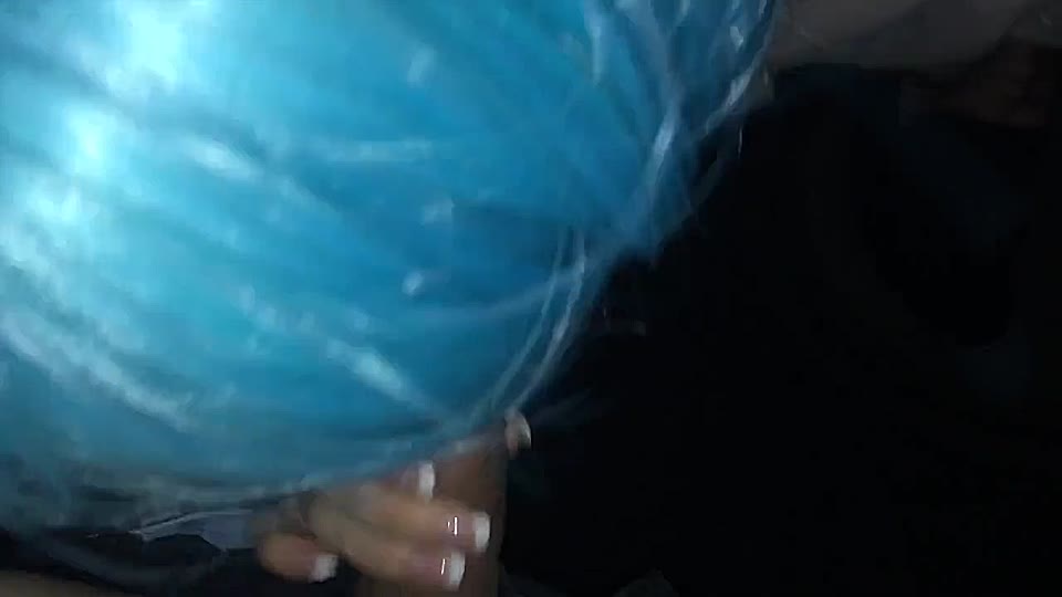 Comic-Ratte Miku bekommt in Berlin einen spontanen Blowjob